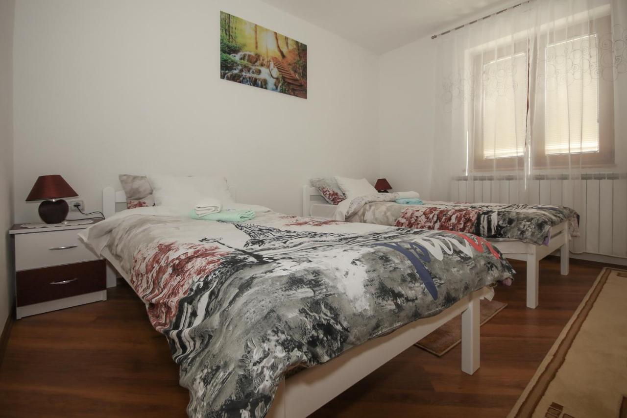 Apartman Lucija & Luka Otočac Exteriör bild