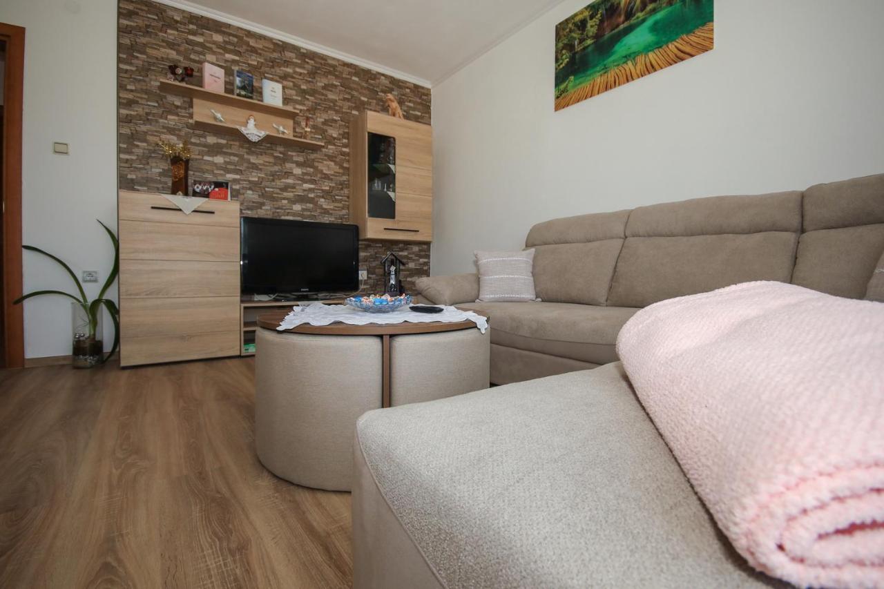 Apartman Lucija & Luka Otočac Exteriör bild