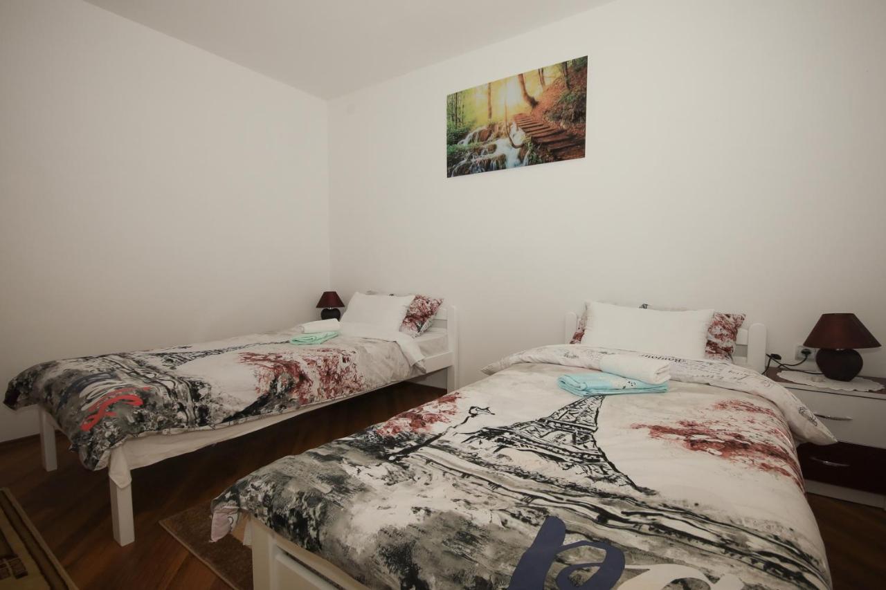 Apartman Lucija & Luka Otočac Exteriör bild