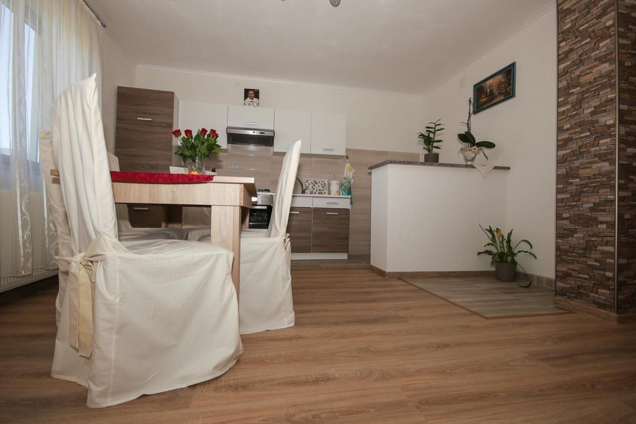 Apartman Lucija & Luka Otočac Exteriör bild