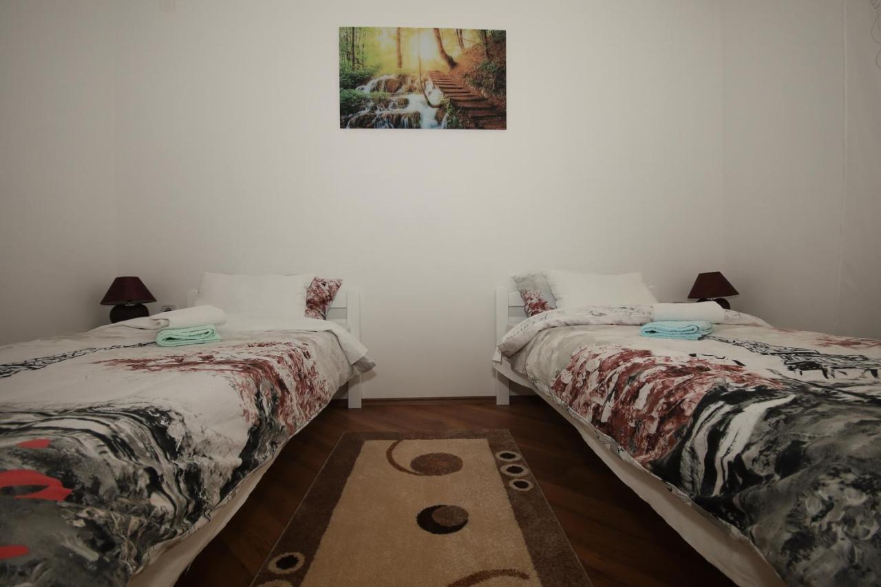 Apartman Lucija & Luka Otočac Exteriör bild