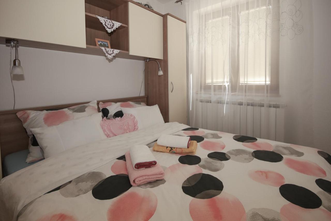 Apartman Lucija & Luka Otočac Exteriör bild